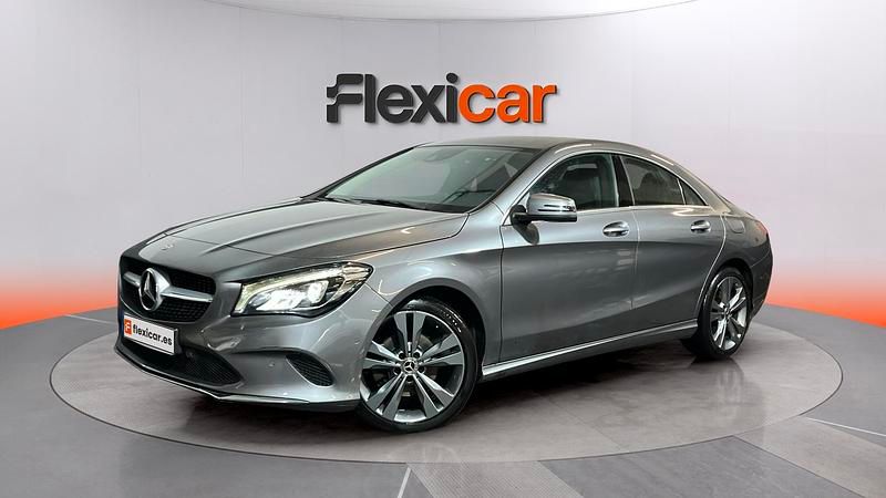Usado Mercedes CLA200 156 CV (114 kW) 2017 Gris Berlina