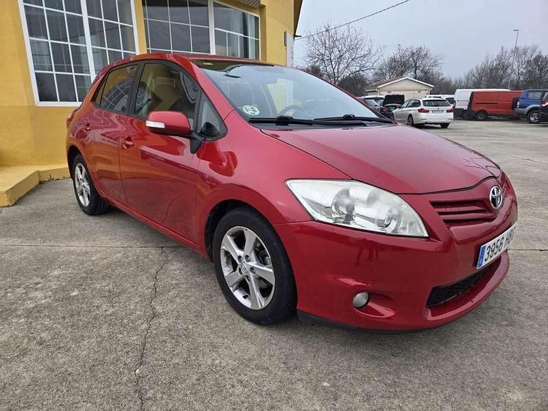 Usado Toyota Auris Active 90 CV (66 kW) 2011 Burdeos Utilitario