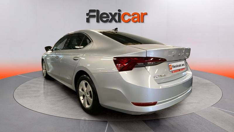 Usado Skoda Octavia Ambition 116 CV (85 kW) 2022 Gris Berlina