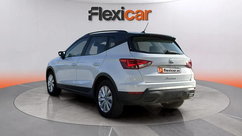 Usado Seat Arona Style 110 CV (80 kW) 2022 Blanco SUV