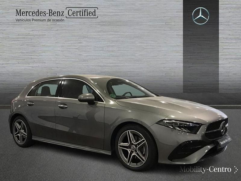 Usado Mercedes A180 116 CV (85 kW) 2024 Gris montaña Berlina