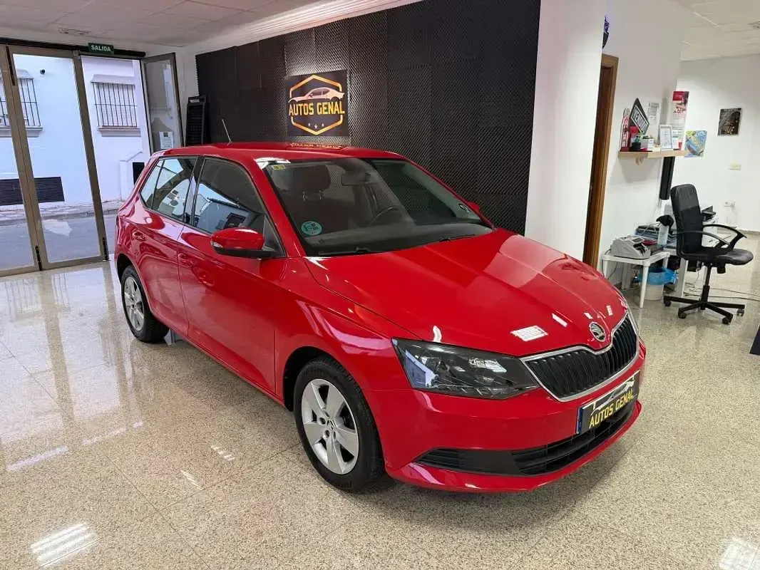 Usado Skoda Fabia Ambition 95 CV (69 kW) 2018 Rojo Utilitario