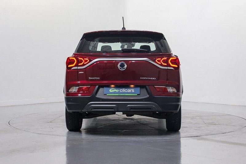 Usado Ssangyong (KGM) Korando Limited 136 CV (100 kW) 2021 Rojo SUV