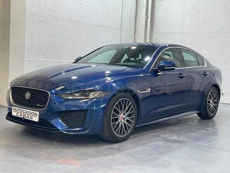 Usado Jaguar XE SE 204 CV (150 kW) 2023 Azul Berlina