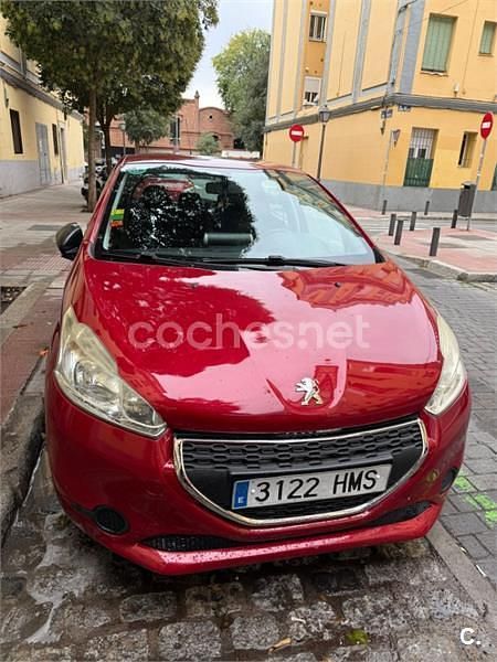 Rojo Usado 2012 Peugeot 208 Access Utilitario | 6500 € (Un poco caro) - Imagen 1/4