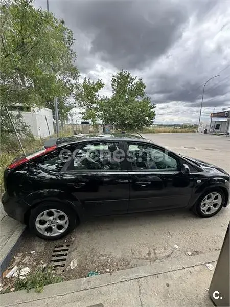 Usado Ford Focus Trend 115 CV (84 kW) 2007 Negro Berlina