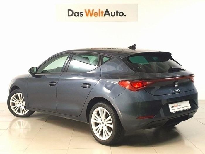 Gris Usado 2024 Seat Leon Style | 23.300 € (Super precio) - Imagen 1/3