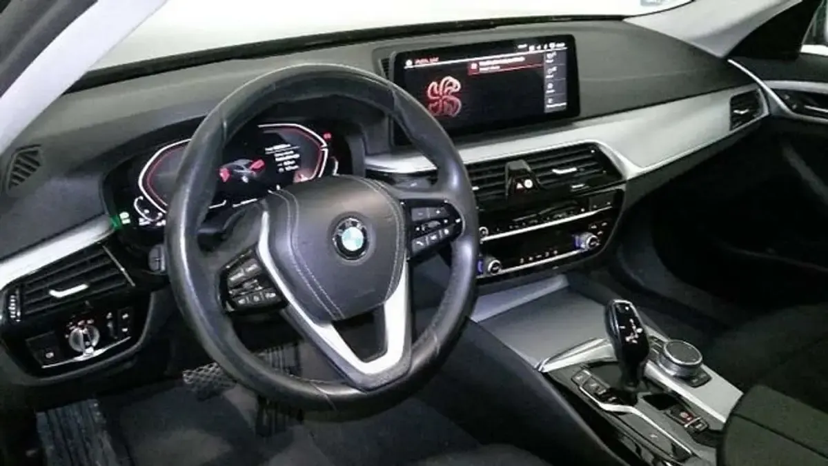Używany BMW 520 190 KM (139 kW) 2022 Czarny Sedan/Limuzyna