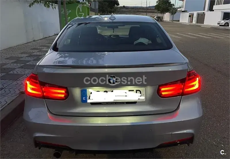 Usado BMW 318 Comfort Edition 143 CV (105 kW) 2015 Gris / plata Berlina