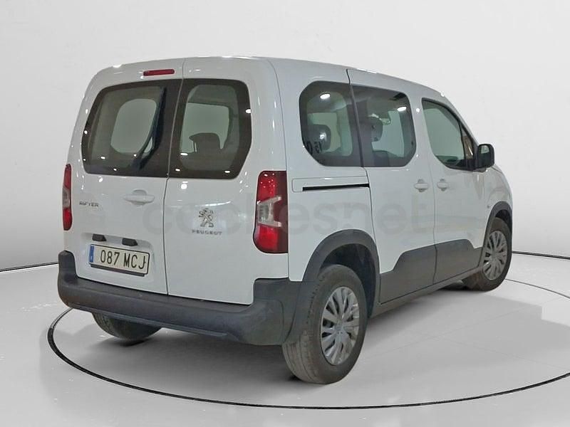 Usado Peugeot Rifter Active 100 CV (73 kW) 2022 Blanco Monovolumen