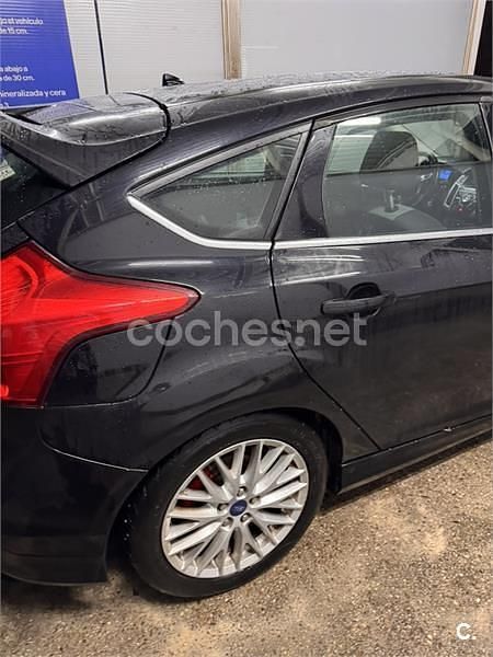 Usado Ford Focus Sport 115 CV (84 kW) 2012 Negro Berlina