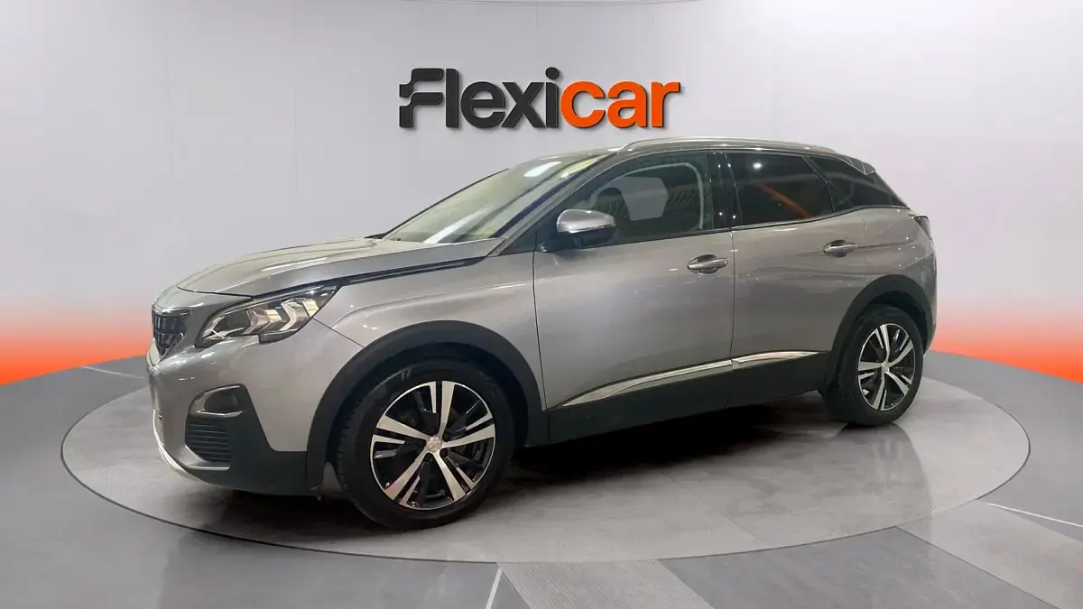 Usado Peugeot 3008 Active 131 CV (96 kW) 2019 Gris SUV
