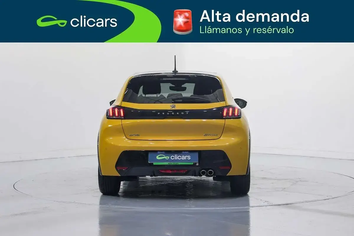 Usado Peugeot 208 GT-line 131 CV (96 kW) 2020 Amarillo Utilitario