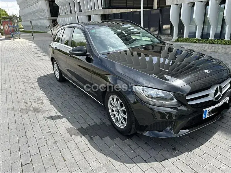 Usado Mercedes C200 150 CV (110 kW) 2019 Negro Familiar