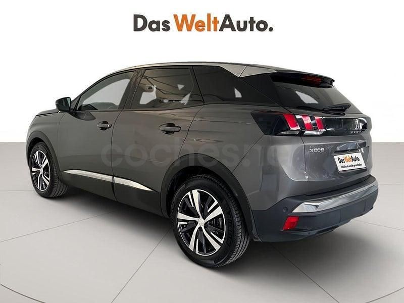 Usado Peugeot 3008 Allure 130 CV (95 kW) 2023 Gris / plata SUV