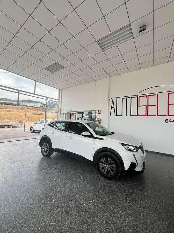 Usado Peugeot 2008 Active 110 CV (80 kW) 2021 Blanco SUV