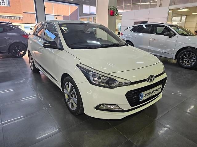 Usado Hyundai i20 GO! 100 CV (73 kW) 2018 Blanco Berlina