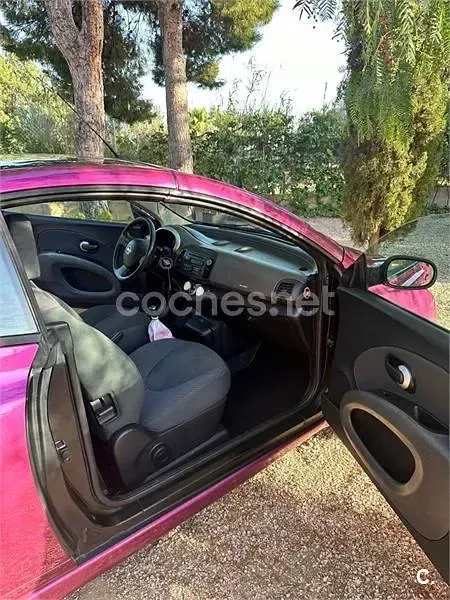 Usado Nissan Micra C+C Tekna 88 CV (64 kW) 2006 Violeta / lila Descapotable