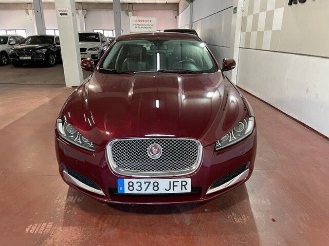 Usado Jaguar XF Luxury 200 CV (147 kW) 2015 Rojo Berlina