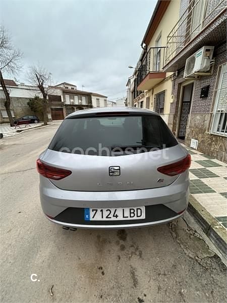 Usado Seat Leon FR 150 CV (110 kW) 2019 Gris / plata Berlina