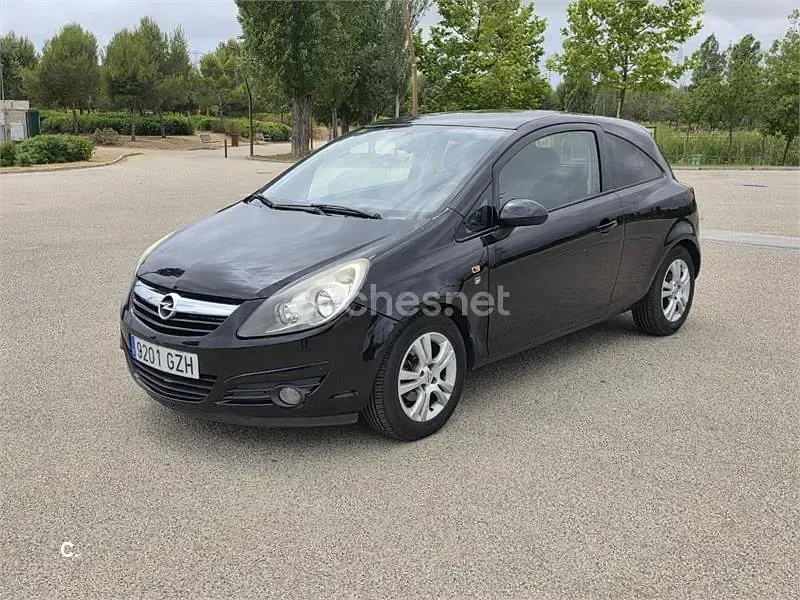 Usado Opel Corsa 85 CV (62 kW) 2010 Negro Utilitario