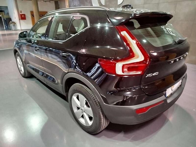 Usado Volvo XC40 129 CV (94 kW) 2021 Negro SUV