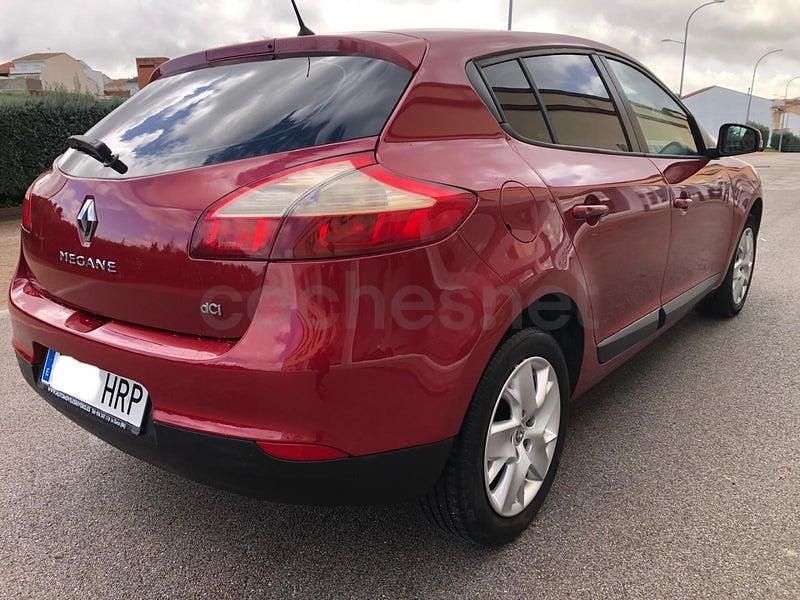 Usado Renault Mégane Business 110 CV (80 kW) 2013 Granate Berlina