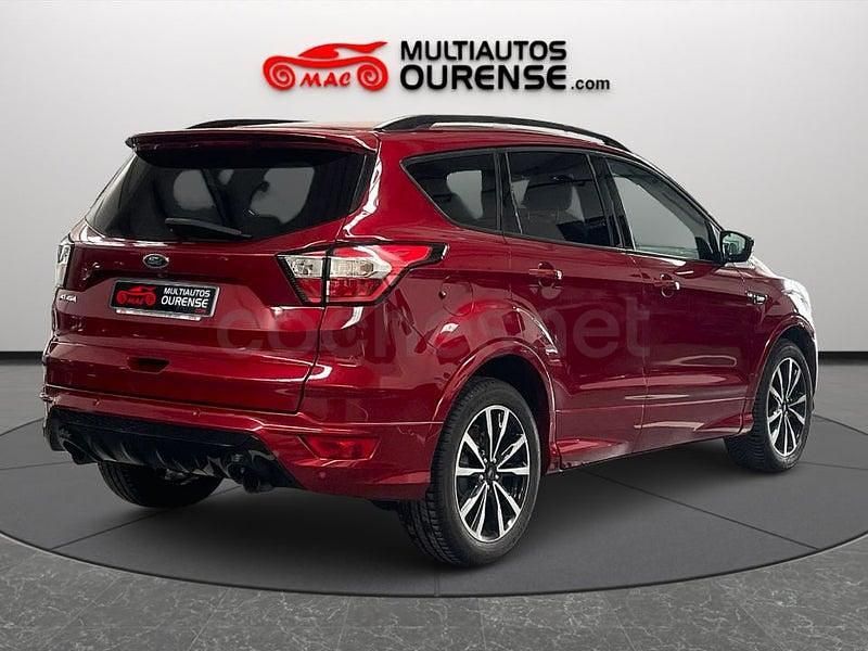 Usado Ford Kuga ST-Line 120 CV (88 kW) 2019 Granate SUV