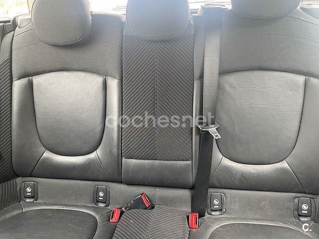 Usado Mini Cooper D Clubman 150 CV (110 kW) 2017 Gris / plata Familiar