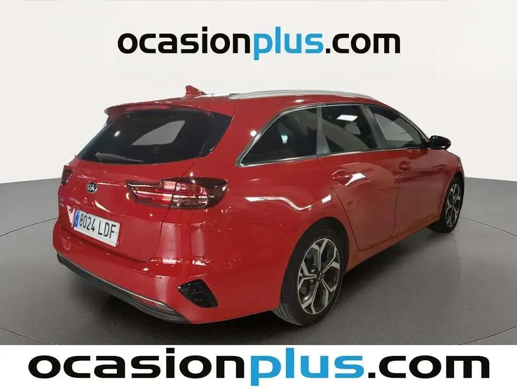 Usado Kia Ceed 116 CV (85 kW) 2019 Rojo Utilitario