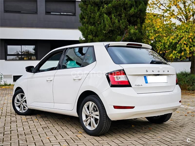 Usado Skoda Fabia Ambition 95 CV (69 kW) 2020 Blanco Berlina