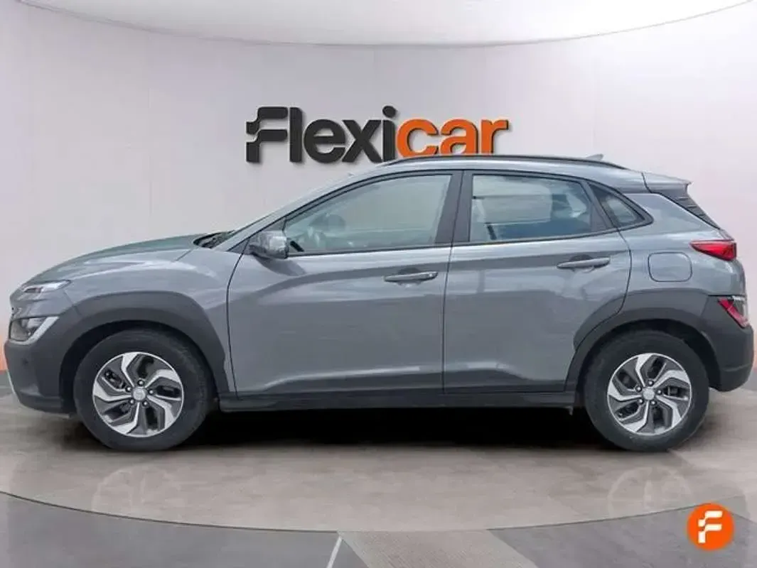 Usado Hyundai Kona 141 CV (103 kW) 2022 Gris SUV