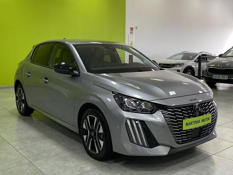 Usado Peugeot 208 Allure 100 CV (73 kW) 2025 Gris Utilitario