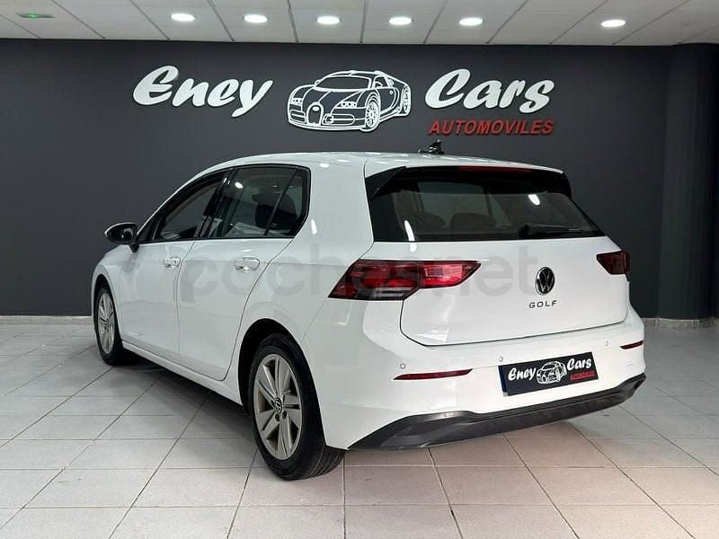 Usado VW Golf VIII 110 CV (80 kW) 2022 Blanco Berlina
