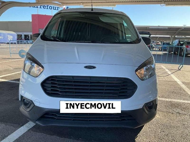 Usado Ford Tourneo Ambiente 76 CV (55 kW) 2019 Blanco Van