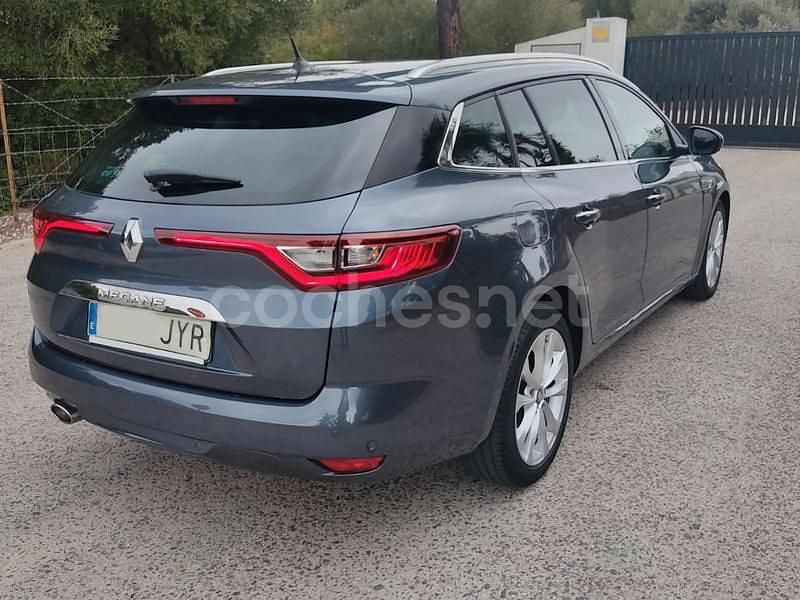 Usado Renault Mégane GrandTour Zen 130 CV (95 kW) 2017 Azul Familiar