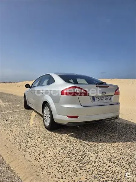 Usado Ford Mondeo Titanium 140 CV (102 kW) 2009 Gris / plata Berlina