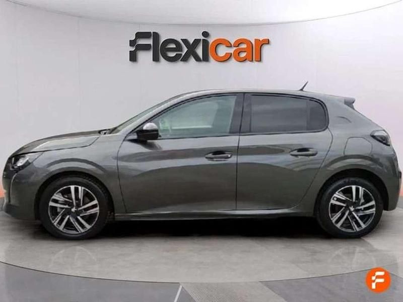 Usado Peugeot 208 Allure 101 CV (74 kW) 2023 Gris Utilitario