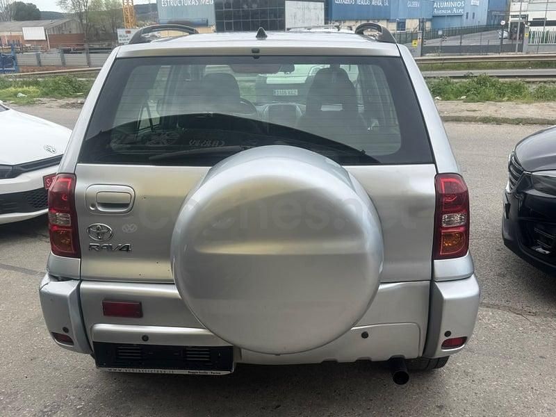 Usado Toyota RAV4 Sol 116 CV (85 kW) 2004 Gris / plata SUV
