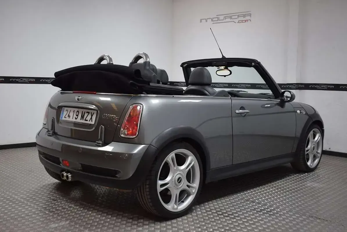 Usado Mini Cooper Cabriolet 170 CV (125 kW) 2004 Gris Descapotable