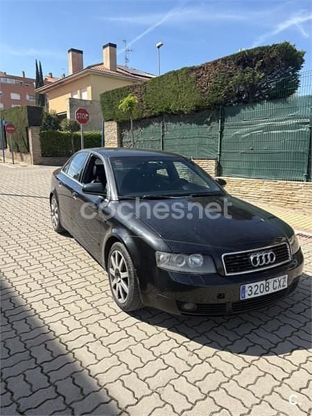 Usado Audi A4 Sport 130 HP (95 kW) 2004 Preto Sedan