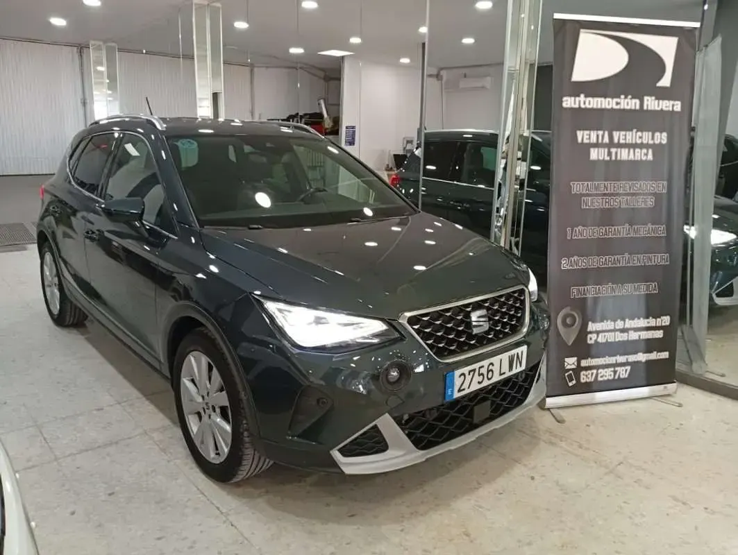 Usado Seat Arona Xperience 110 CV (80 kW) 2022 Gris SUV