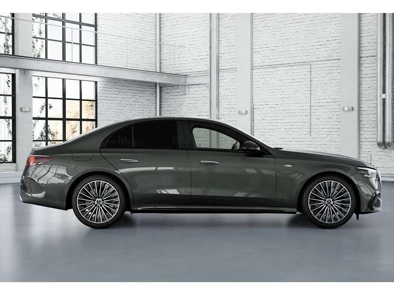 Usado Mercedes E300 315 CV (231 kW) 2025 Gris Berlina