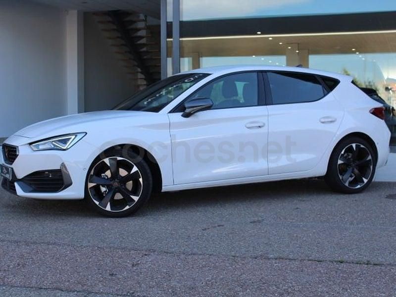 Usado Cupra Leon 150 CV (110 kW) 2024 Rojo Berlina