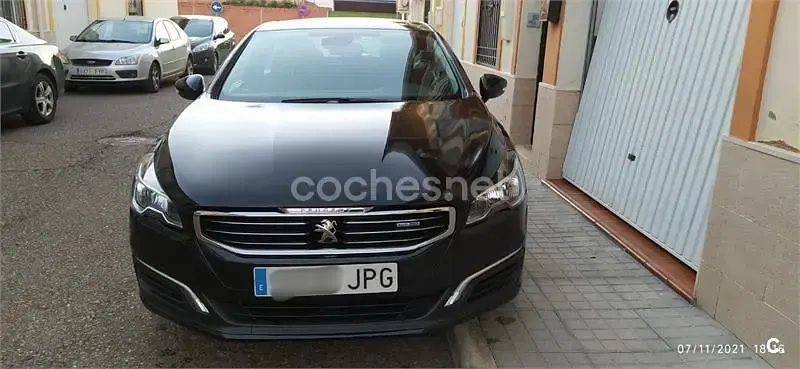Usado Peugeot 508 Active 120 CV (88 kW) 2016 Negro Berlina