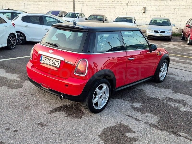 Usado Mini Cooper D 110 CV (80 kW) 2008 Rojo Utilitario
