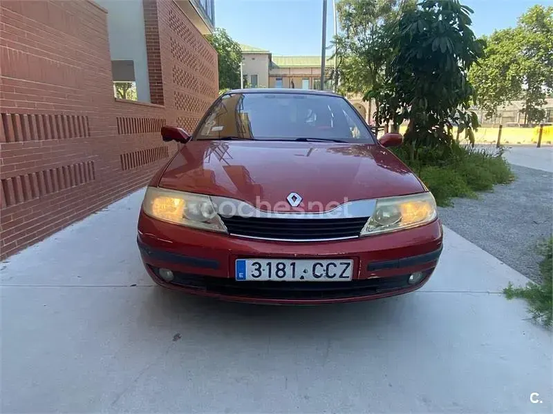 Usado Renault Laguna II Privilege 137 CV (100 kW) 2002 Granate Berlina