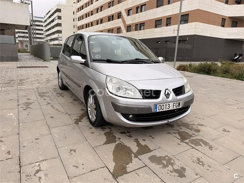 Usado Renault Scénic II Dynamique 105 CV (77 kW) 2007 Gris / plata Monovolumen