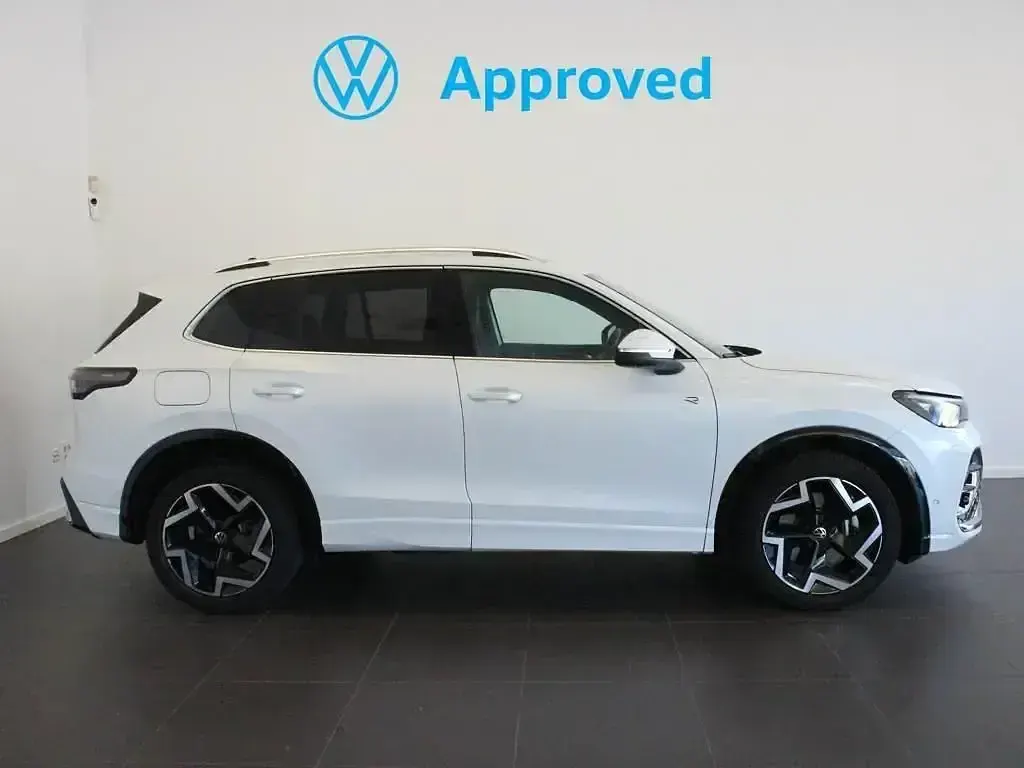 Usado VW Tiguan R-line 150 CV (110 kW) 2024 Blanco SUV