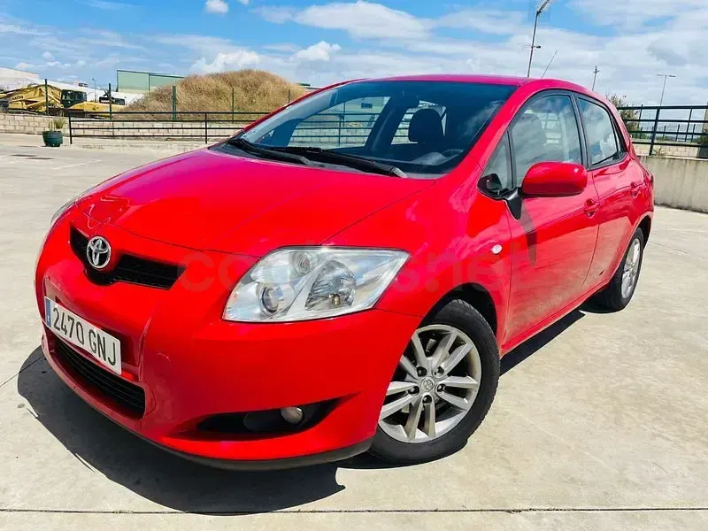 Usado Toyota Auris Luna 126 CV (92 kW) 2009 Rojo Utilitario